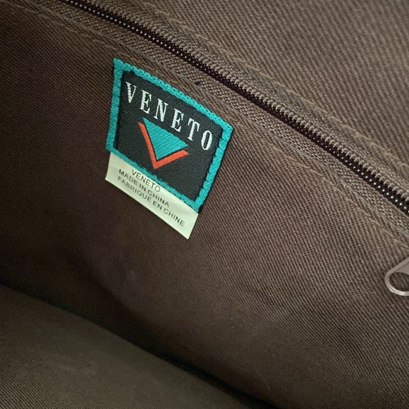 VENETO Logo Bag with Black Handles - Picture 10 of 16